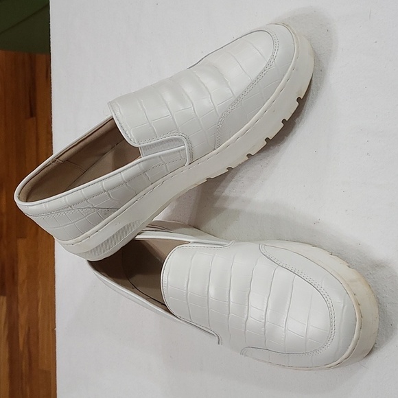 dinora slip on